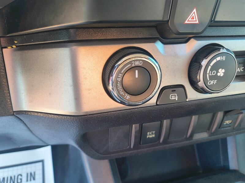 2020 Toyota Tacoma SR5 V6 - Photo 14 - Tucson, AZ 85711