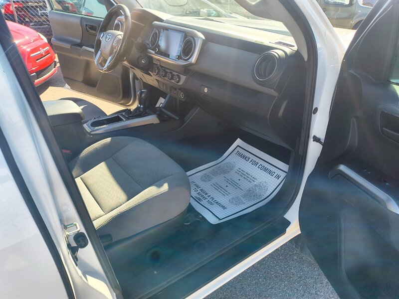 2020 Toyota Tacoma SR5 V6 - Photo 13 - Tucson, AZ 85711