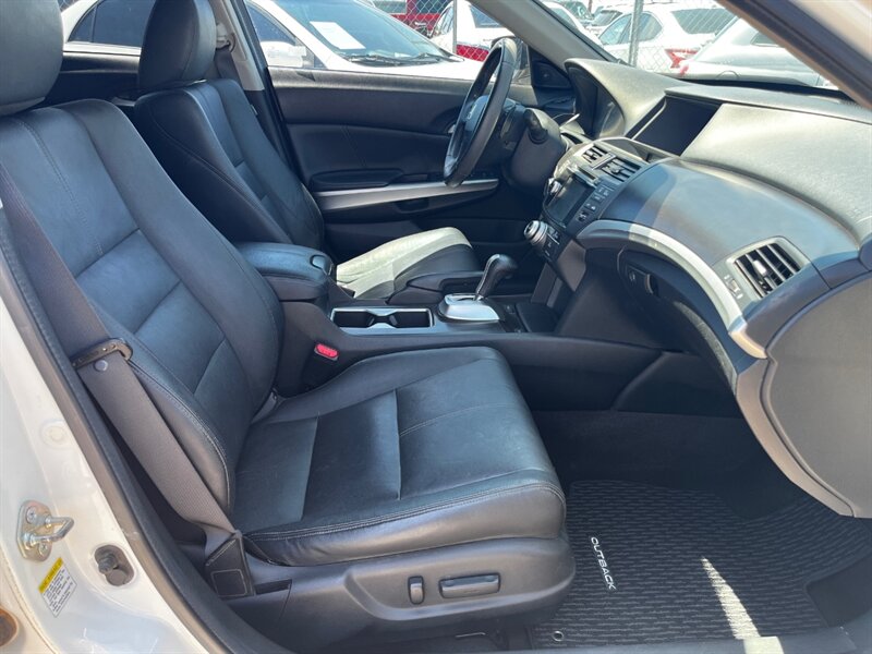 2014 Honda Crosstour EX-L V6 - Photo 12 - Tucson, AZ 85711