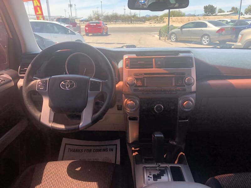 2010 Toyota 4Runner SR5   - Photo 10 - Tucson, AZ 85711