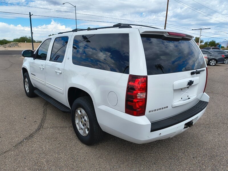 2014 Chevrolet Suburban LT - Photo 6 - Tucson, AZ 85711