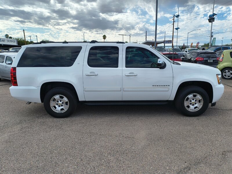 2014 Chevrolet Suburban LT - Photo 4 - Tucson, AZ 85711