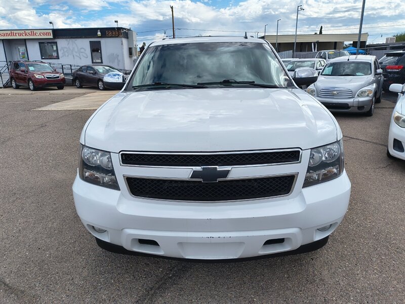 2014 Chevrolet Suburban LT - Photo 3 - Tucson, AZ 85711