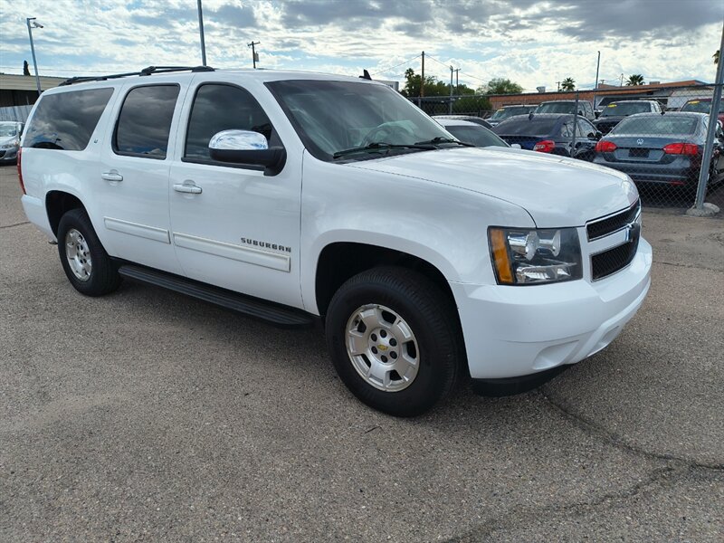 2014 Chevrolet Suburban LT - Photo 5 - Tucson, AZ 85711