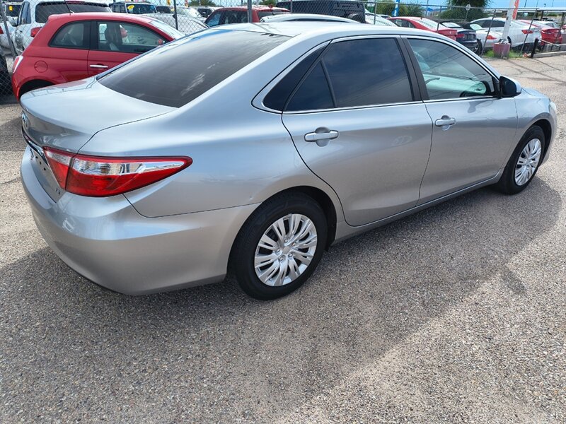 2015 Toyota Camry LE - Photo 2 - Tucson, AZ 85711