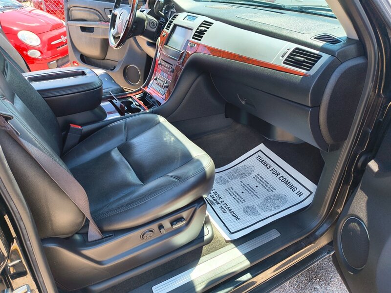 2013 Cadillac Escalade ESV Premium   - Photo 13 - Tucson, AZ 85711