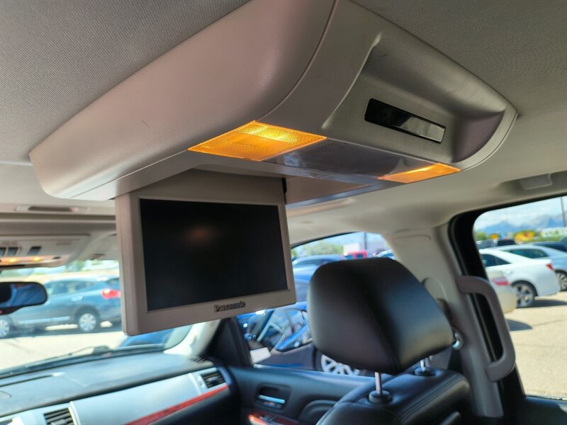 2013 Cadillac Escalade ESV Premium   - Photo 16 - Tucson, AZ 85711