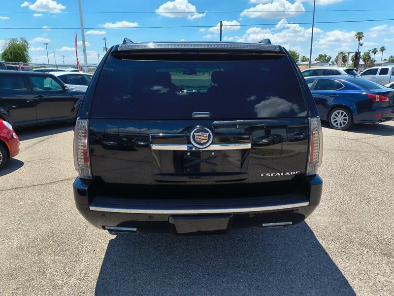 2013 Cadillac Escalade ESV Premium   - Photo 8 - Tucson, AZ 85711