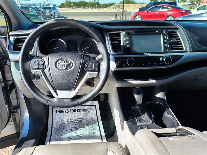 2015 Toyota Highlander XLE   - Photo 10 - Tucson, AZ 85711