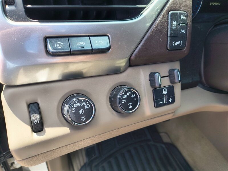 2016 Chevrolet Suburban LTZ   - Photo 13 - Tucson, AZ 85711