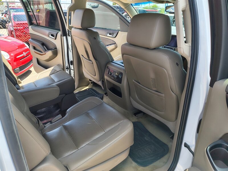 2016 Chevrolet Suburban LTZ   - Photo 11 - Tucson, AZ 85711