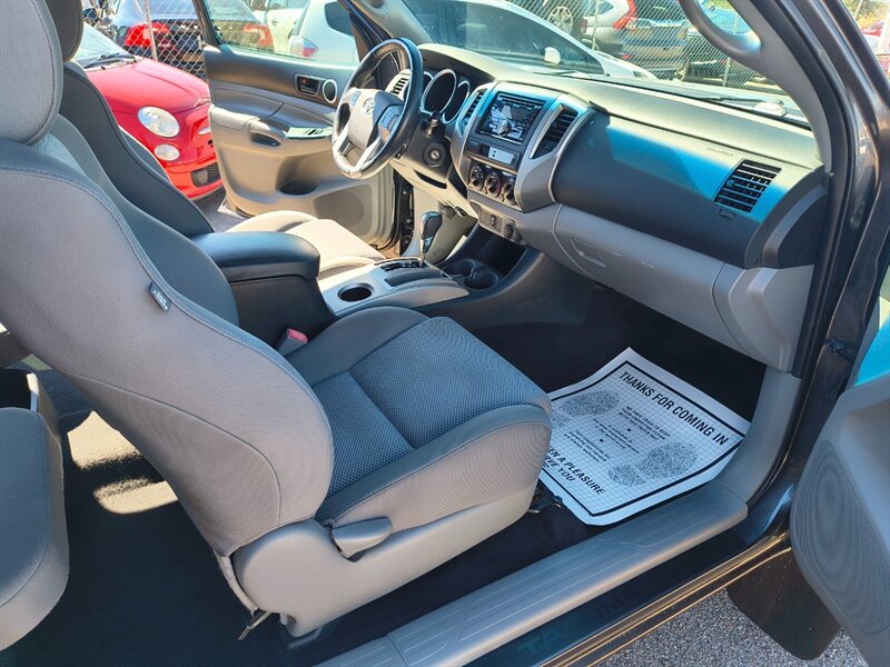 2012 Toyota Tacoma PreRunner V6 - Photo 12 - Tucson, AZ 85711