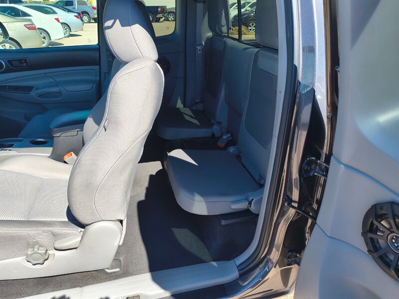 2012 Toyota Tacoma PreRunner V6 - Photo 9 - Tucson, AZ 85711
