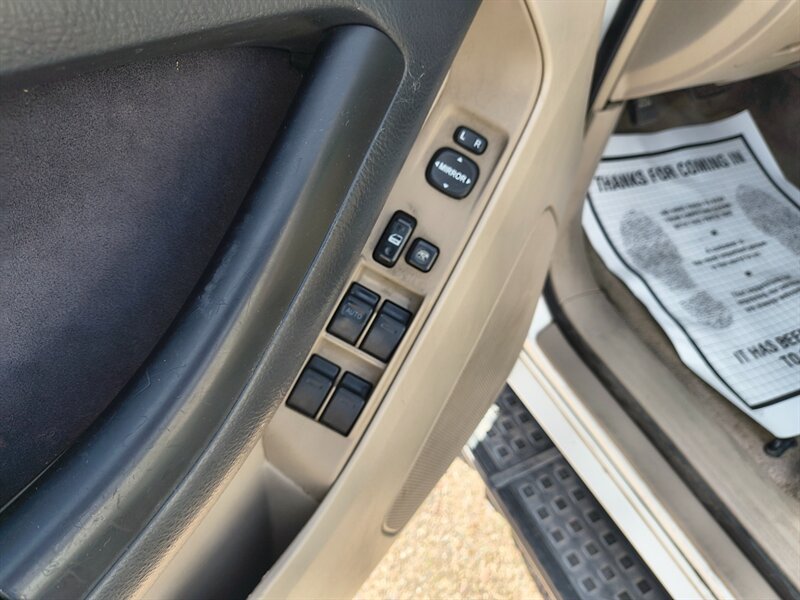 2005 Toyota 4Runner SR5 - Photo 15 - Tucson, AZ 85711
