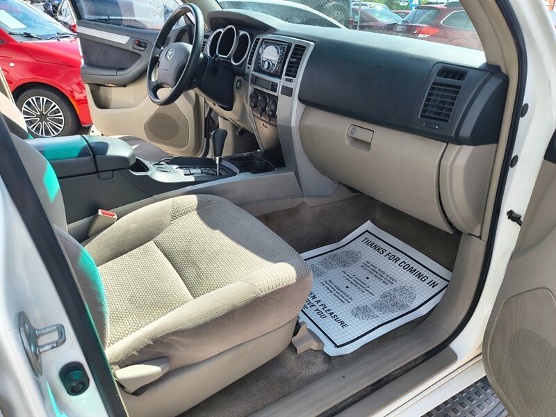 2005 Toyota 4Runner SR5 - Photo 12 - Tucson, AZ 85711