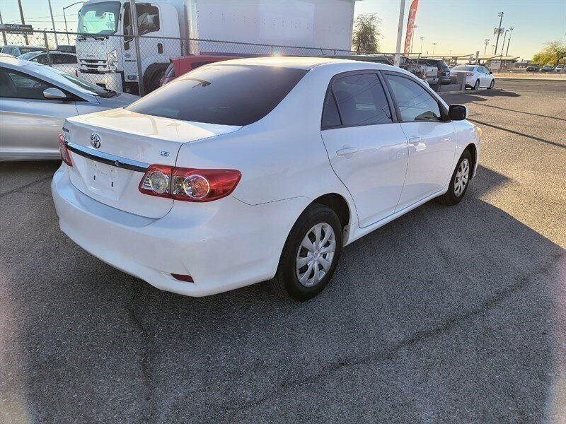 2011 Toyota Corolla LE   - Photo 2 - Tucson, AZ 85711