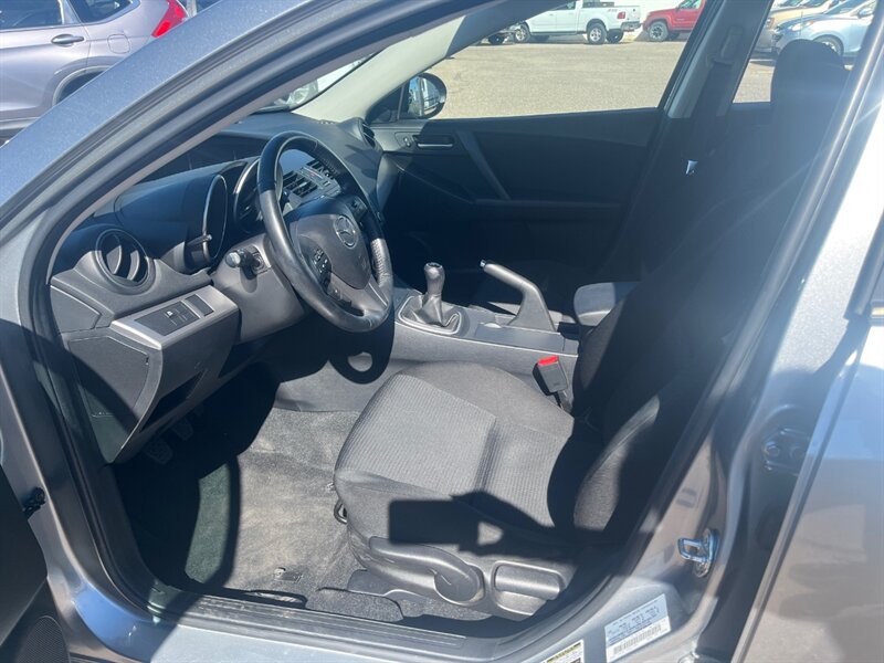 2013 Mazda Mazda3 Hatchback i Touring - Photo 8 - Tucson, AZ 85711