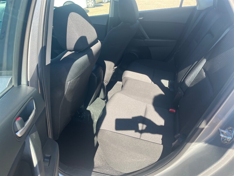 2013 Mazda Mazda3 Hatchback i Touring - Photo 9 - Tucson, AZ 85711