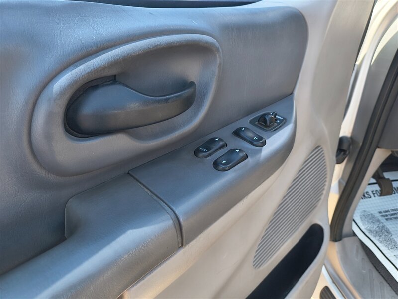 2000 Ford F-150 XLT - Photo 13 - Tucson, AZ 85711