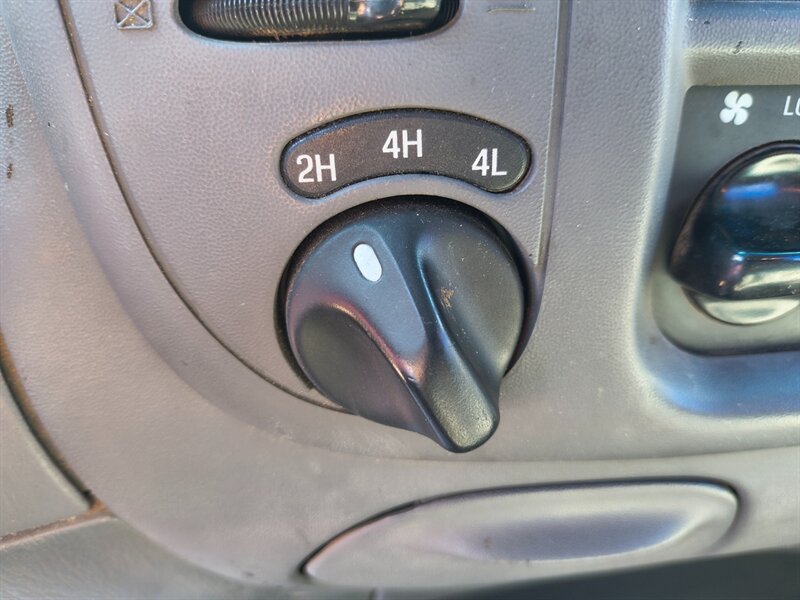 2000 Ford F-150 XLT - Photo 14 - Tucson, AZ 85711