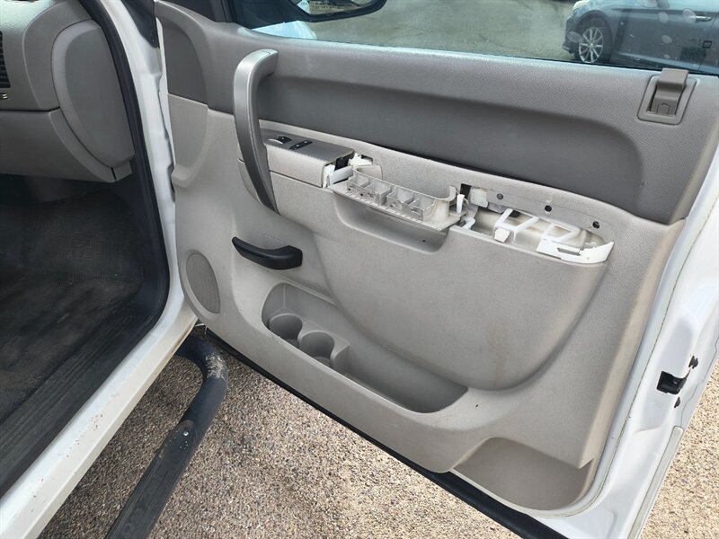 2013 Chevrolet Silverado 2500 Work Truck - Photo 13 - Tucson, AZ 85711