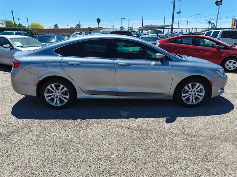 2016 Chrysler 200 Series Limited   - Photo 4 - Tucson, AZ 85711
