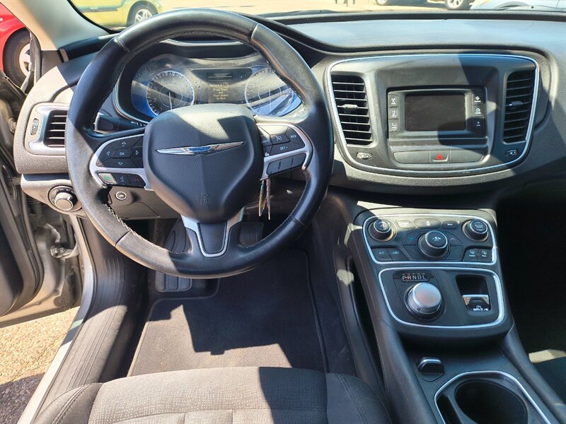 2016 Chrysler 200 Series Limited   - Photo 10 - Tucson, AZ 85711