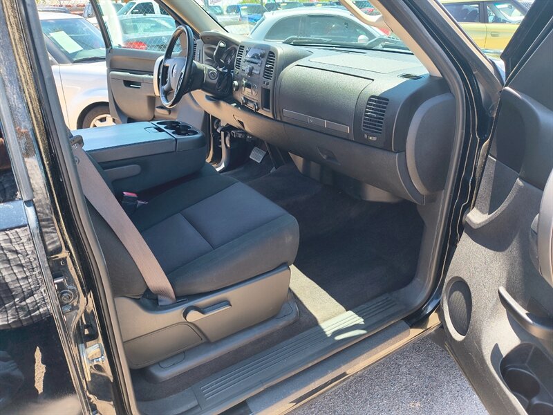2011 GMC Sierra 1500 SLE - Photo 12 - Tucson, AZ 85711