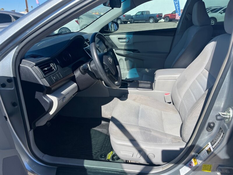 2016 Toyota Camry LE   - Photo 8 - Tucson, AZ 85711