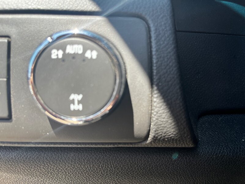 2011 Chevrolet Suburban LS - Photo 14 - Tucson, AZ 85711