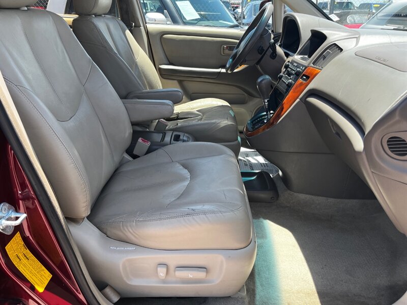 2000 Lexus RX 300 - Photo 12 - Tucson, AZ 85711