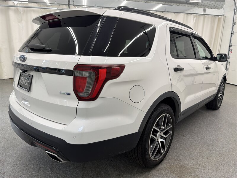 2016 Ford Explorer Sport 6