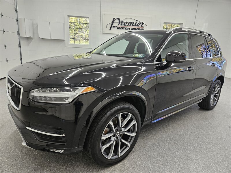 2017 Volvo XC90 T6 Momentum  