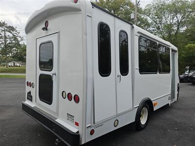 2014 Ford E-350 SD   - Photo 5 - Spring City, PA 19475