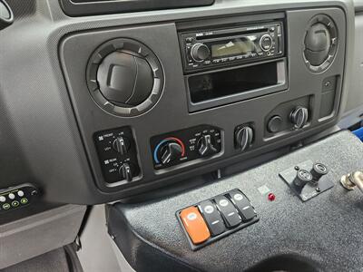 2014 Ford E-350 SD   - Photo 12 - Spring City, PA 19475