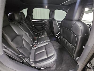 2017 Porsche Cayenne Platinum Edition   - Photo 14 - Spring City, PA 19475