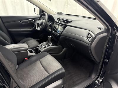 2017 Nissan Rogue S   - Photo 12 - Spring City, PA 19475