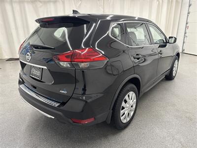 2017 Nissan Rogue S   - Photo 5 - Spring City, PA 19475