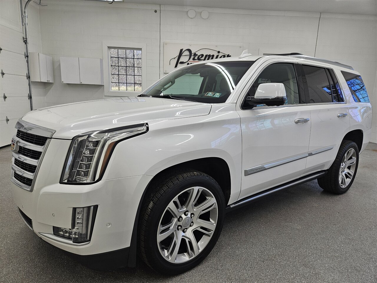 2018 Cadillac Escalade Premium Luxury   - Photo 1 - Spring City, PA 19475