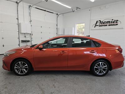 2022 Kia Forte LXS   - Photo 8 - Spring City, PA 19475