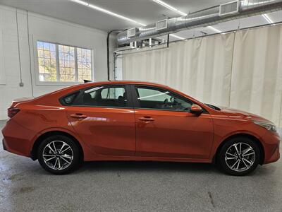 2022 Kia Forte LXS   - Photo 4 - Spring City, PA 19475