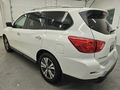 2017 Nissan Pathfinder SL   - Photo 7 - Spring City, PA 19475