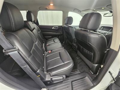 2017 Nissan Pathfinder SL   - Photo 13 - Spring City, PA 19475