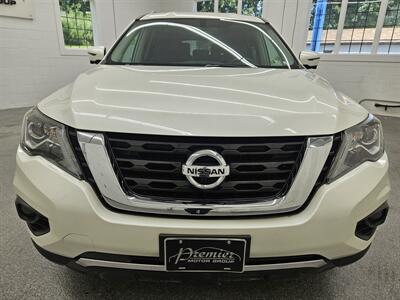 2017 Nissan Pathfinder SL   - Photo 2 - Spring City, PA 19475