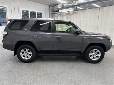 2018 Toyota 4Runner SR5 - Photo 4 - Spring City, PA 19475