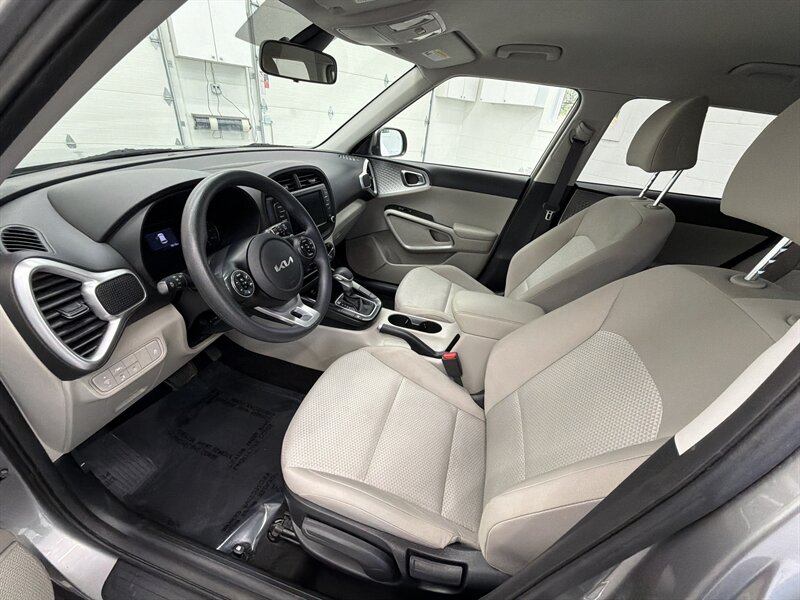 2022 Kia Soul LX 11