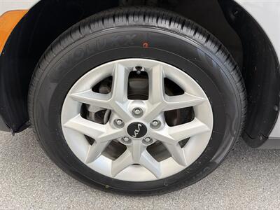 2022 Kia Soul LX - Photo 16 - Spring City, PA 19475