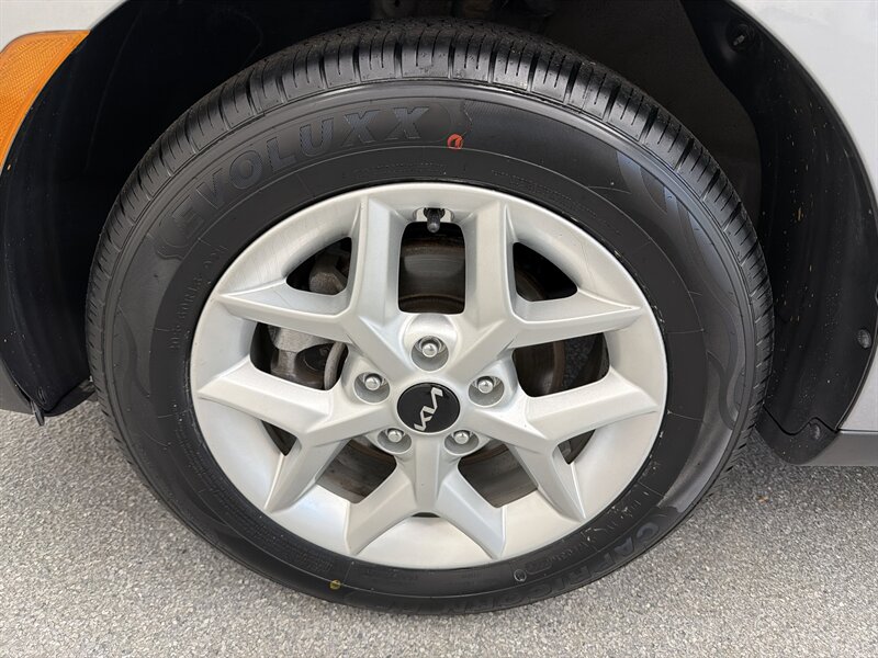 2022 Kia Soul LX 17