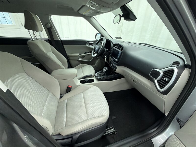 2022 Kia Soul LX 14