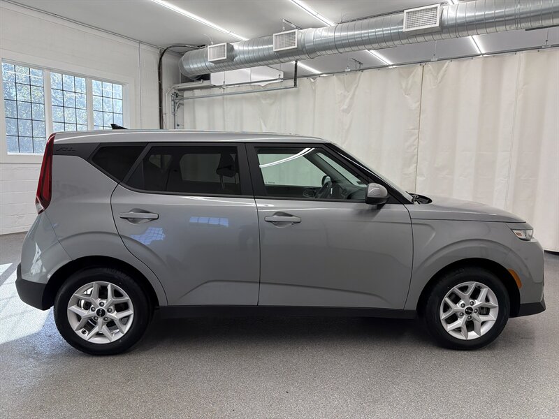 2022 Kia Soul LX 5